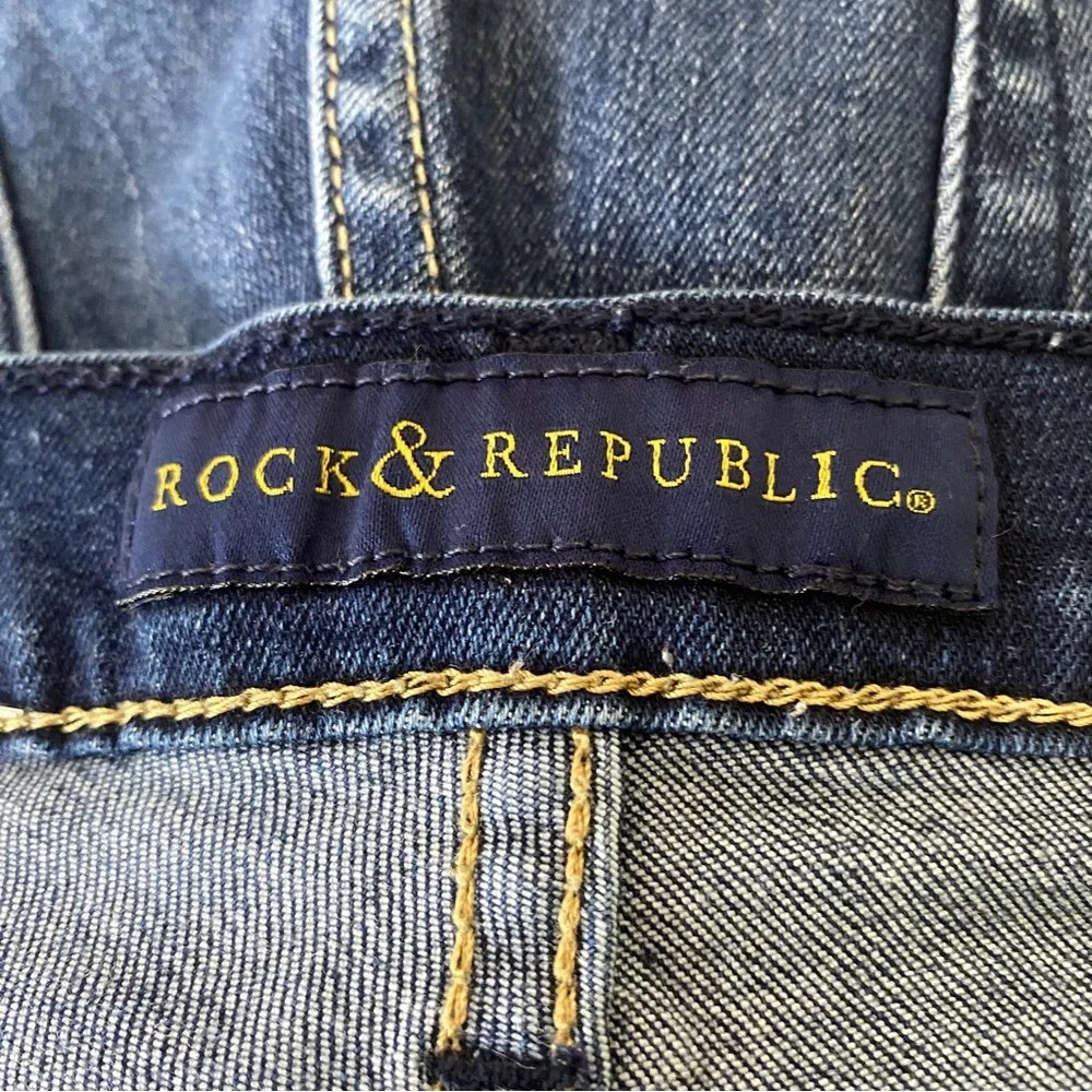 Rock & Republic Kendall Cropped Jeans - Picture 11 of 14